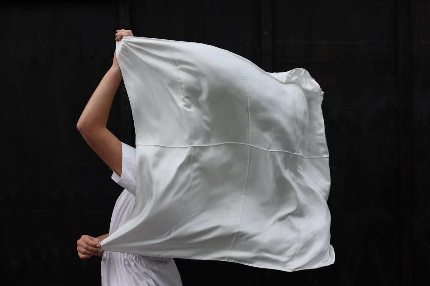 BASIC WHITE